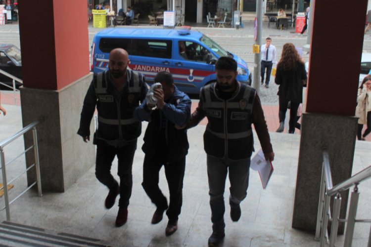 Tartıştığı 2 kişiyi ayağından vurdu, ka&ccedil;amadan yakalandı
