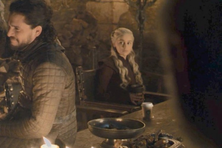Game of Thrones'taki Starbucks bardağının sahibini a&ccedil;ıkladı