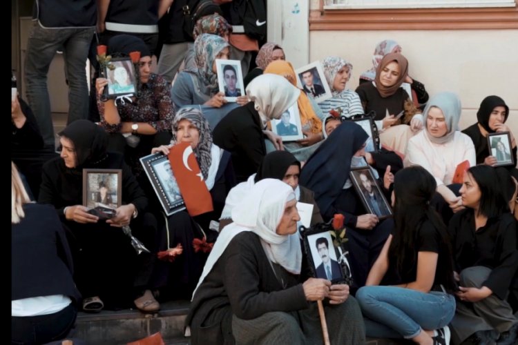 Diyarbakır'da evlat n&ouml;betindeki anneler i&ccedil;in kısa film