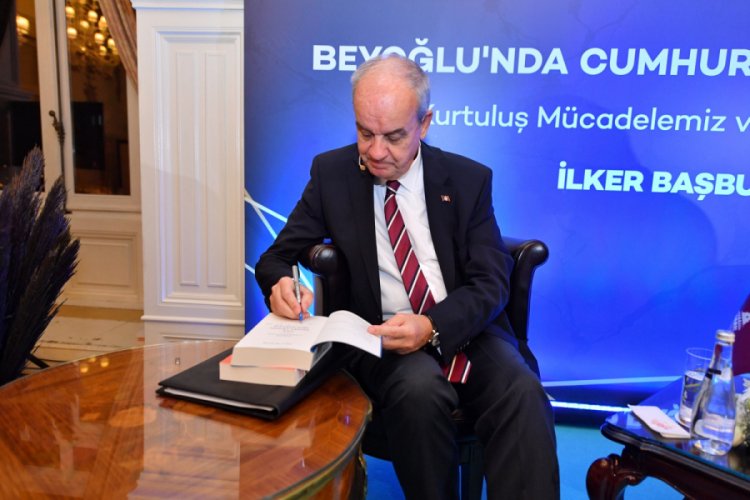 İlker Başbuğ, "Barış Pınarı Harekatı zorunluydu, Ter&ouml;r koridorunu par&ccedil;aladınız"