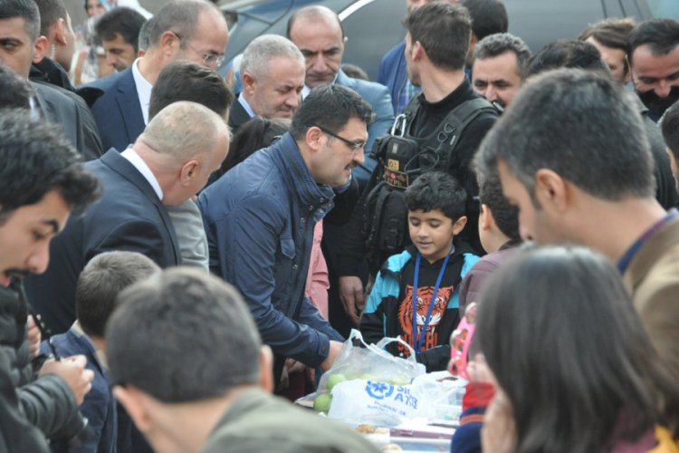 Y&uuml;ksekova'da ihtiya&ccedil; sahibi &ouml;ğrenciler yararına kermes