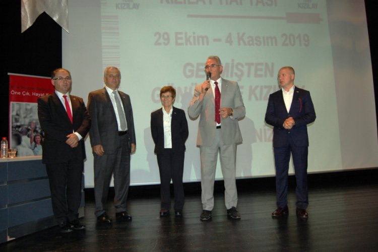 T&uuml;rk Kızılay Bursa Şubesi &uuml;niversiteli gen&ccedil;lerle buluştu