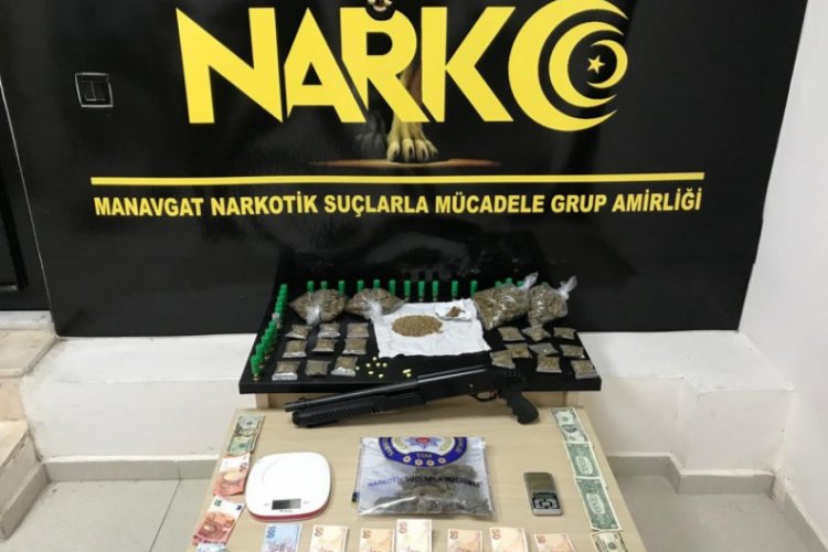 Polisin elini attığı yerden uyuşturucu &ccedil;ıktı