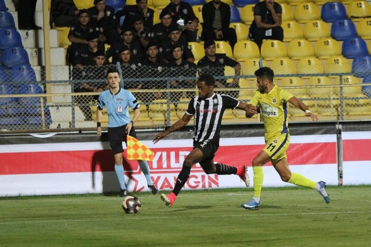 Menemenspor'un konuğu &Uuml;mraniyespor