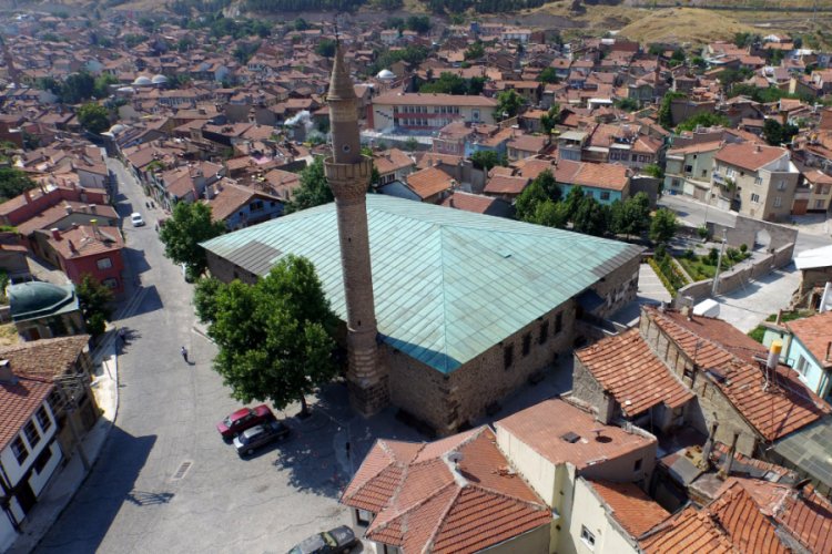 742 yıllık Ulu cami, g&ouml;z kamaştırıyor
