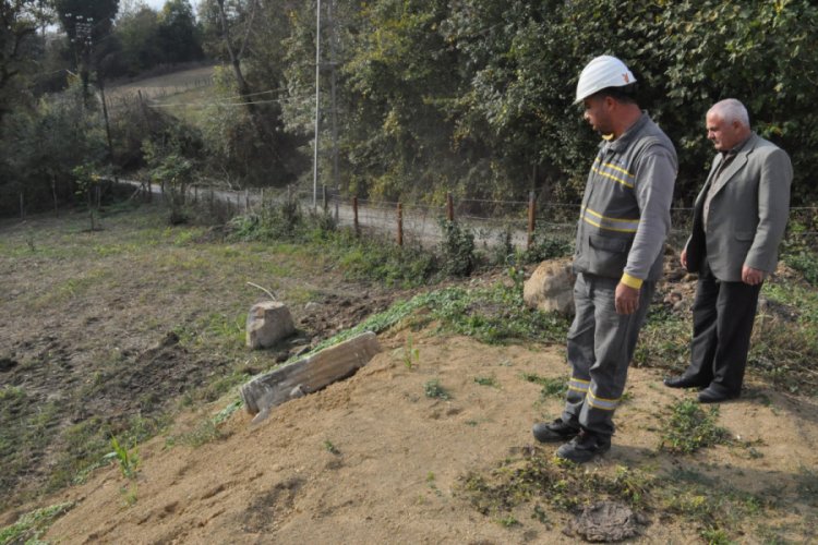 Elektrik hattı i&ccedil;in kazı yapılırken s&uuml;tun bulundu