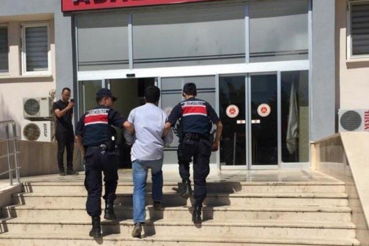 22 su&ccedil;tan aranıyordu, kontrol noktasında yakalandı