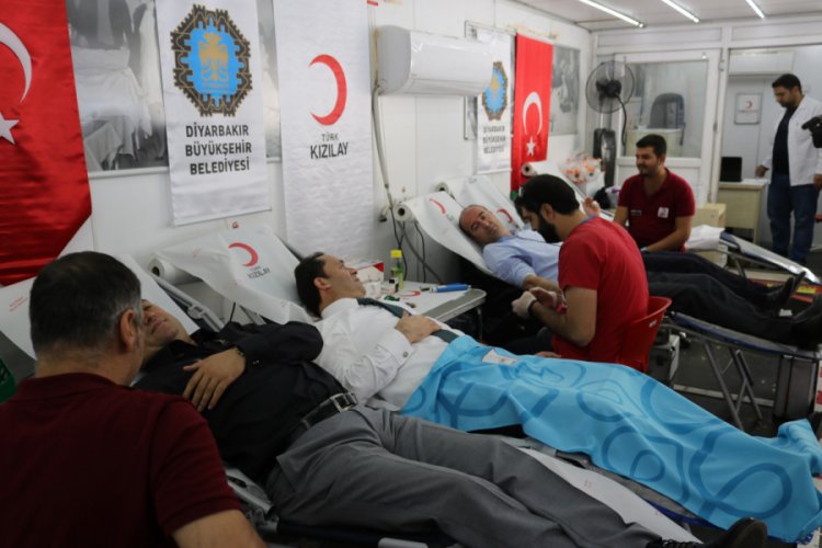 &Ouml;nce kan bağışında bulundu ardından &ccedil;ağrı yaptı