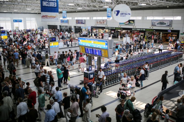 Antalya, 10 ayda 14,1 milyon turist ağırladı