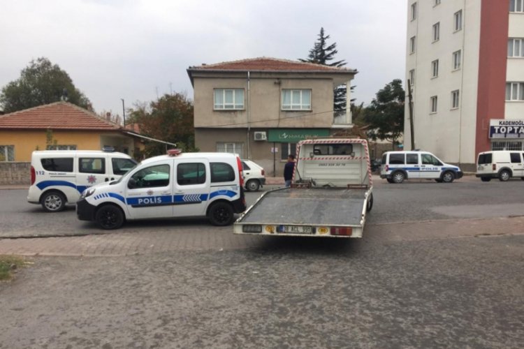 Haciz i&ccedil;in gelenlere silahla direndi