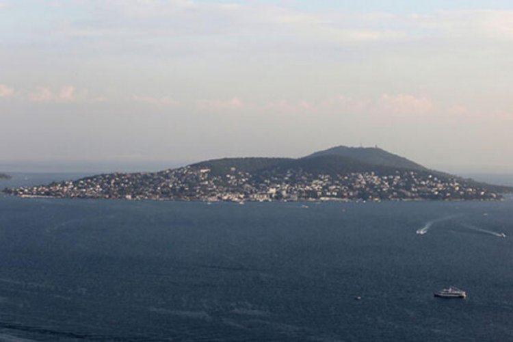 6 bin Euro aldı, İtalya diye B&uuml;y&uuml;kada'ya yolladı