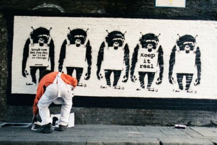 Banksy'yi &ccedil;alışırken g&ouml;sterdiği iddia edilen fotoğraflar paylaşıldı
