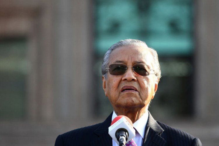 Malezya Başbakanı Mahathir, Avrupa'yı Rus u&ccedil;aklarıyla tehdit etti