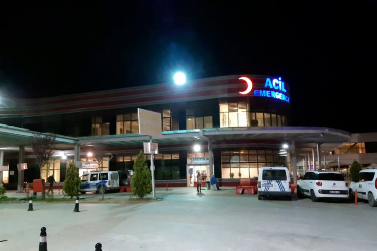 Tavuk d&ouml;nerden zehirlenen 67 &uuml;niversite &ouml;ğrencisi, hastanelik oldu