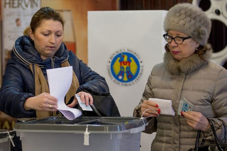 Moldova'da halk tekrar sandık başında