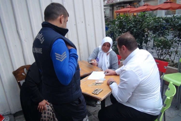 Kadın dilenciler su&ccedil;&uuml;st&uuml; yakalandı