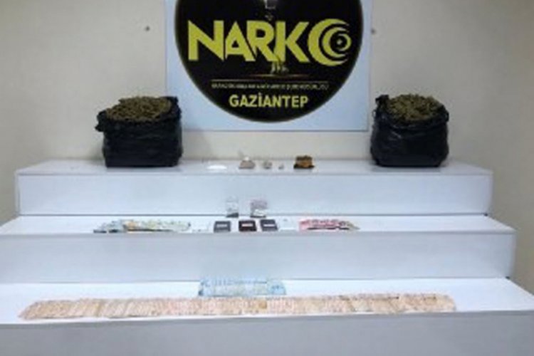 Uyuşturucu tacirlerine operasyon: 17 g&ouml;zaltı