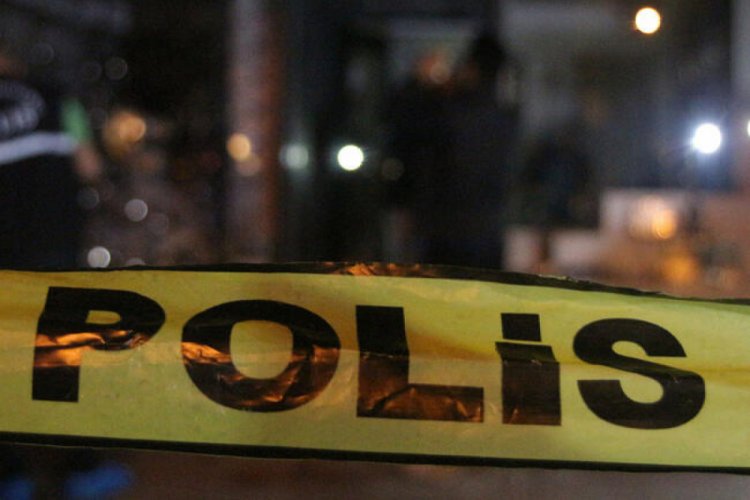 8 yaşındaki &ccedil;ocuk: "Babam, annemi i&ccedil;eride &ouml;ld&uuml;r&uuml;yor"