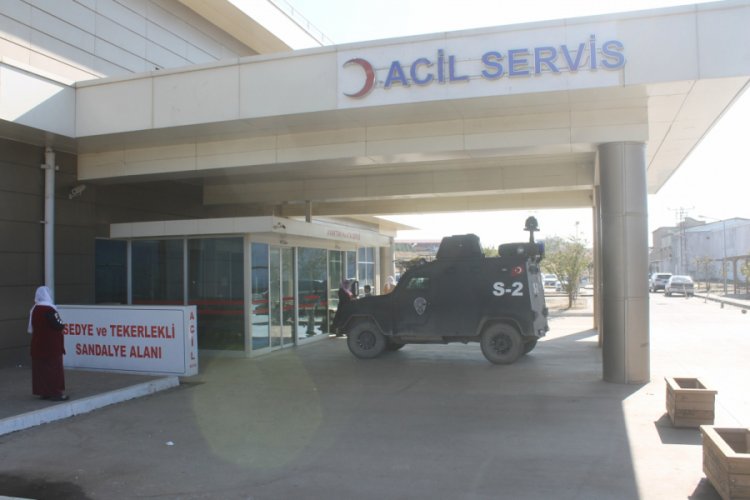 Diyarbakır'da yaşlı adam eşini bı&ccedil;aklayarak &ouml;ld&uuml;rd&uuml;