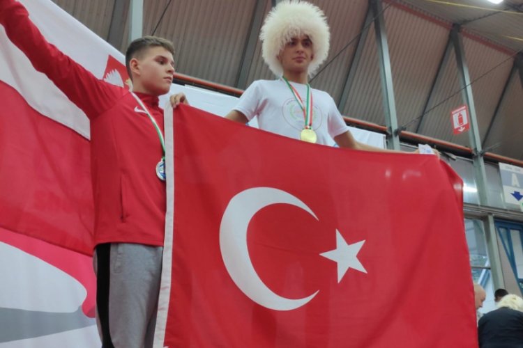 Nevşehir Belediyesporlu sporcu d&uuml;nya şampiyonu oldu