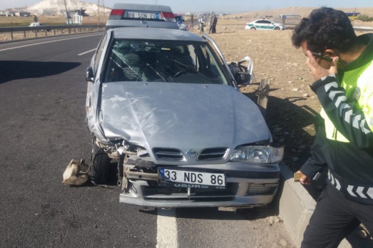Şanlıurfa'da otomobiller &ccedil;arpıştı: 6 yaralı