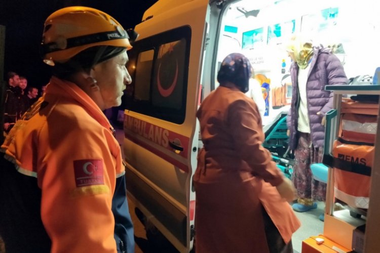 Kaybolan kadını AFAD ekipleri fındık deposunda buldu