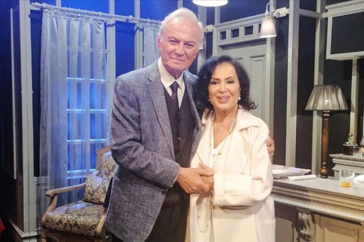 T&uuml;rkan Şoray Ediz Hun'u sahnede yalnız bırakmadı