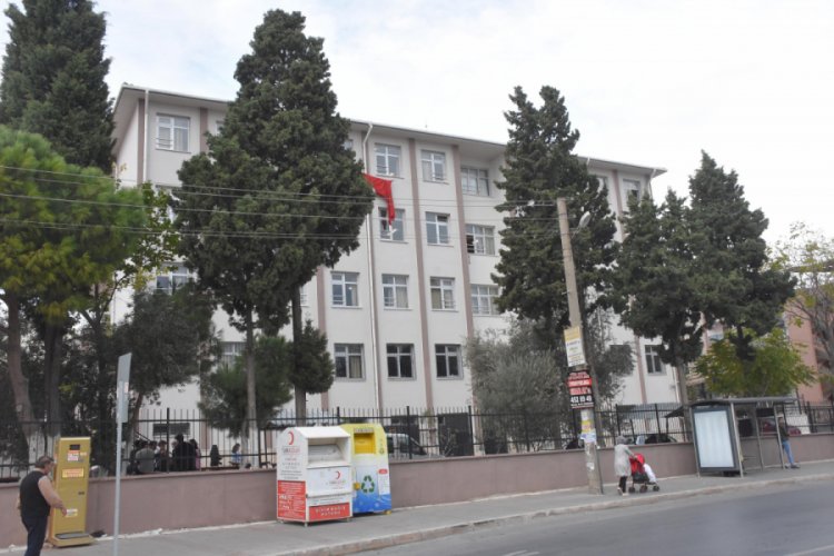 Aynı gece iki okula giren hırsız yakalandı