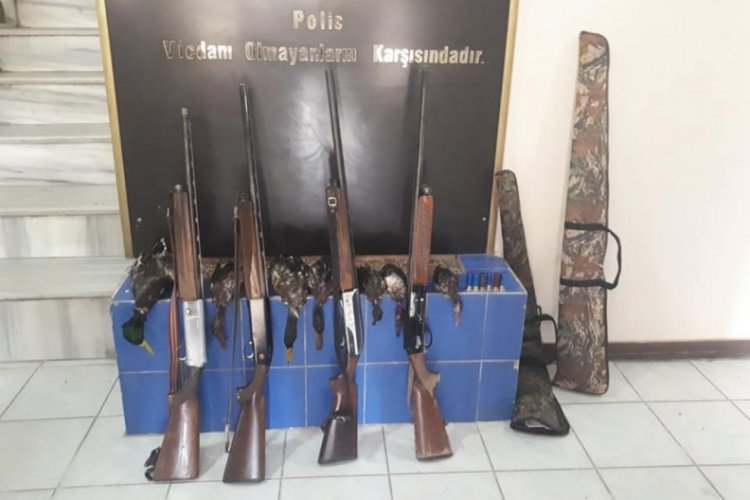 Ava kapalı alanda avlanma yapan 4 kişi, polise takıldı