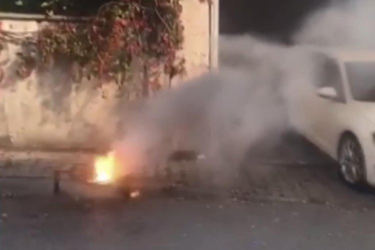 Yer altı elektrik hattındaki yangın paniğe neden oldu