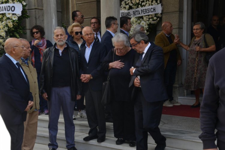 İbrahim Kutluay eski sevgilisini yalnız bırakmadı