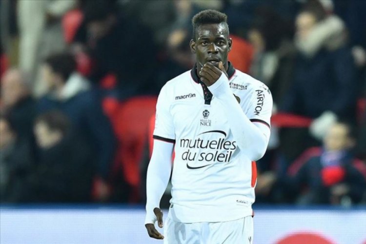 Roma Kul&uuml;b&uuml;nden ırk&ccedil;ı tezah&uuml;ratlara maruz kalan Balotelli'ye destek mesajı