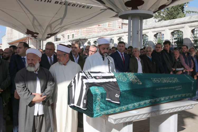 Otob&uuml;s dehşetinde &ouml;len kişi son yolculuğuna uğurlandı