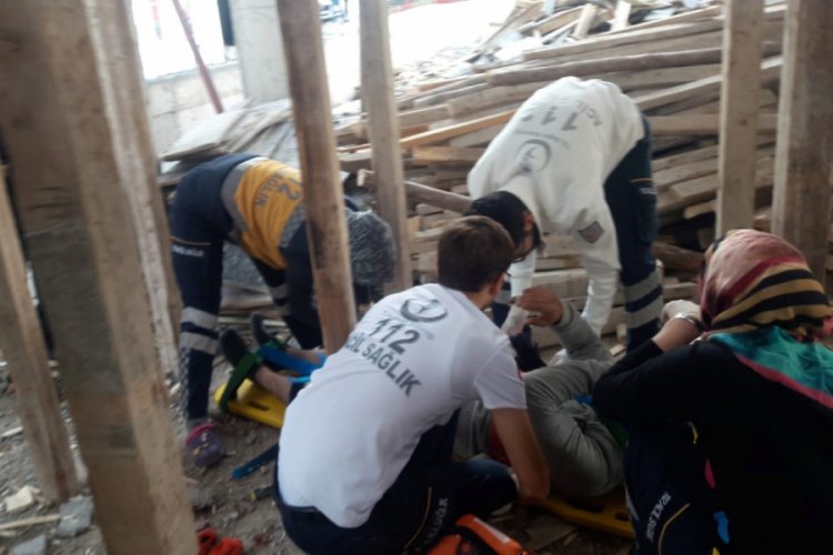 Cami inşaatından d&uuml;şen iş&ccedil;i yaralandı