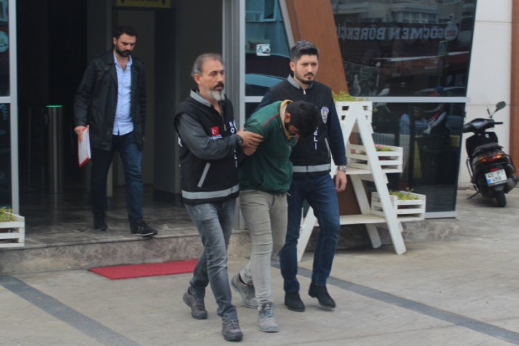 2 g&uuml;nde 250 bin TL'lik vurgun yapan sahte polis, şantiyede &ccedil;alışırken yakalandı