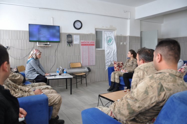 Solhan'da "Biyoka&ccedil;ak&ccedil;ılık" konusunda jandarma personeli bilgilendirildi