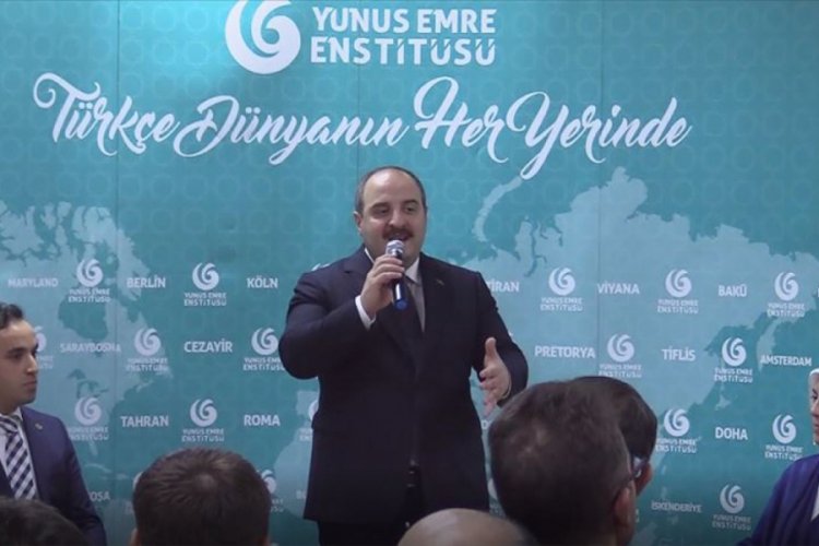 Bakan Varank, Malezya'daki T&uuml;rk vatandaşlarıyla bir araya geldi