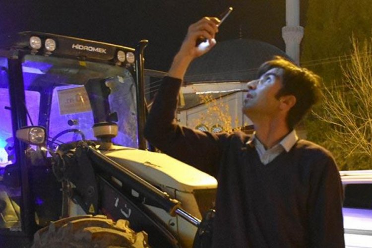 13'&uuml;nc&uuml; kattaki intihar girişimini g&ouml;r&uuml;nt&uuml;lemeye &ccedil;alıştılar