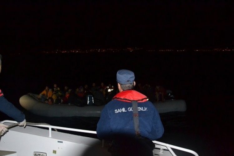 Kuşadası'nda 61 d&uuml;zensiz g&ouml;&ccedil;men yakalandı