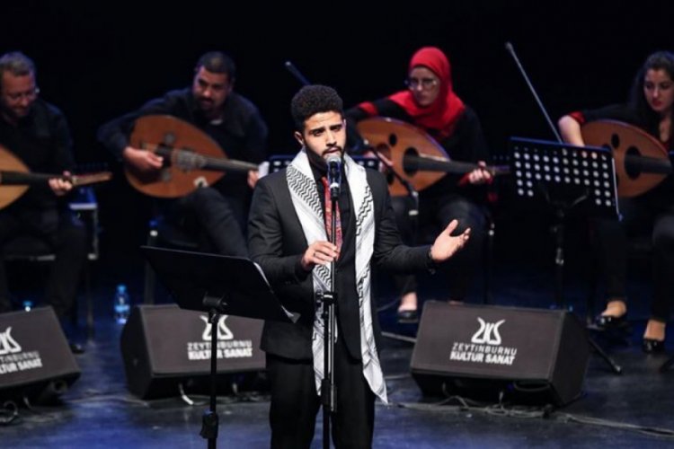 Filistinli gen&ccedil;ler 'kardeşlik ezgileri' seslendirdi