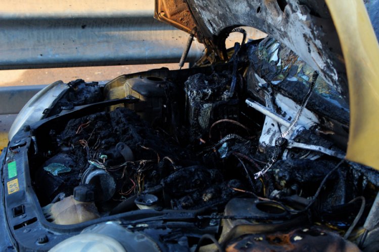 6 bin liraya yaptırılan otomobil 5'inci kilometrede yandı