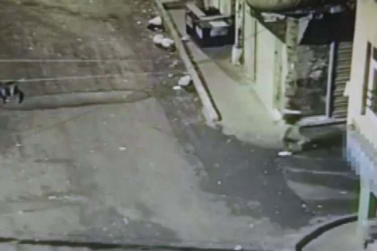 Yabancı uyruklu şahsa silahlı saldırı kamerada