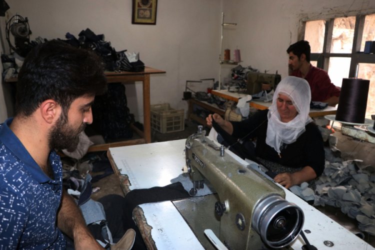 Eşinin terk ettiği kadın, &ccedil;ocuklarıyla iş kurdu