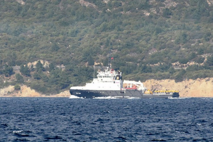 Rus askeri r&ouml;mork&ouml;r&uuml; &Ccedil;anakkale Boğazı'ndan ge&ccedil;ti