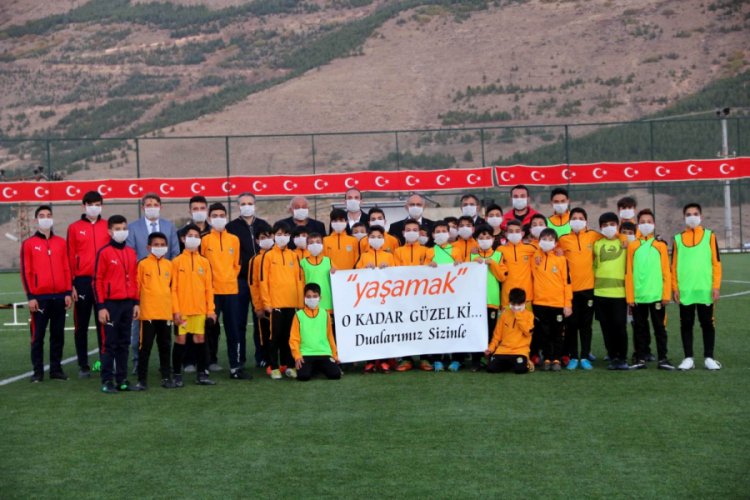 L&ouml;semili &ccedil;ocuklara har&ccedil;lıklarını bağışladılar