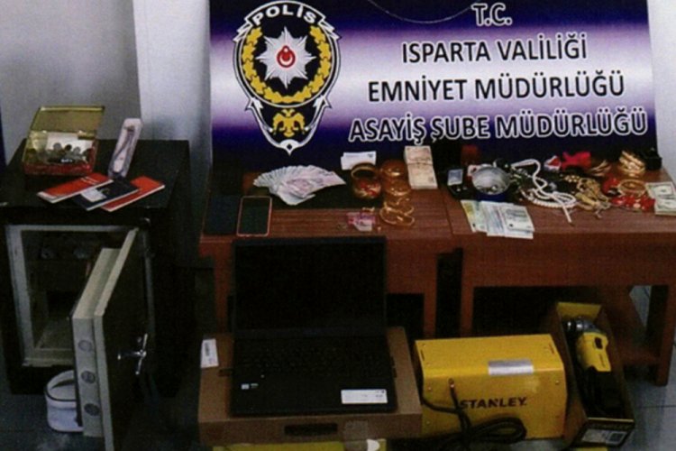 &Ccedil;elik kasayı a&ccedil;mak i&ccedil;in, &ccedil;aldıkları parayla makine almışlar