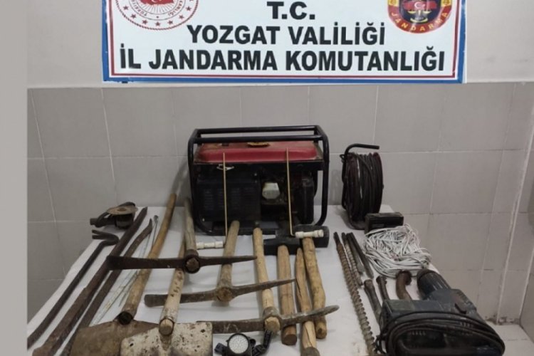 Jandarmadan ka&ccedil;ak kazı operasyonu