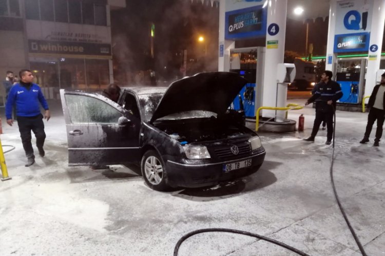 LPG t&uuml;p&uuml; patlayan ara&ccedil; alev alev yandı
