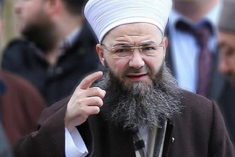 C&uuml;bbeli Ahmet Hoca: Ahmet Hakan'ın yeni g&ouml;revini tebrik etmiyorum