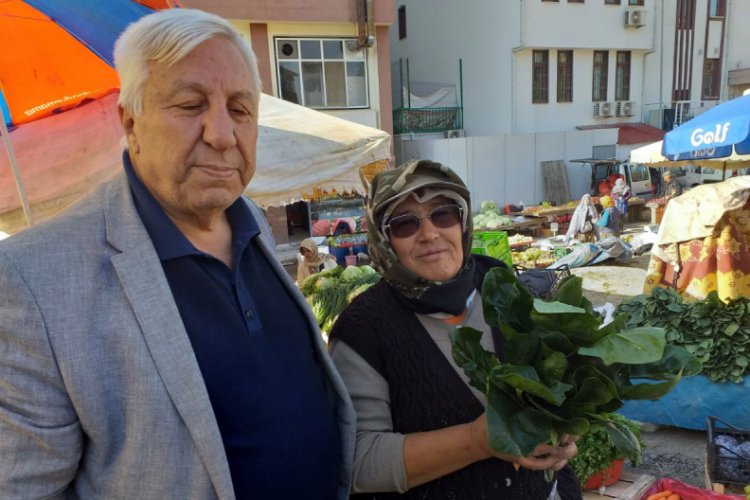 &Uuml;reticilere destek i&ccedil;in '&ccedil;iğ ıspanak' yedi